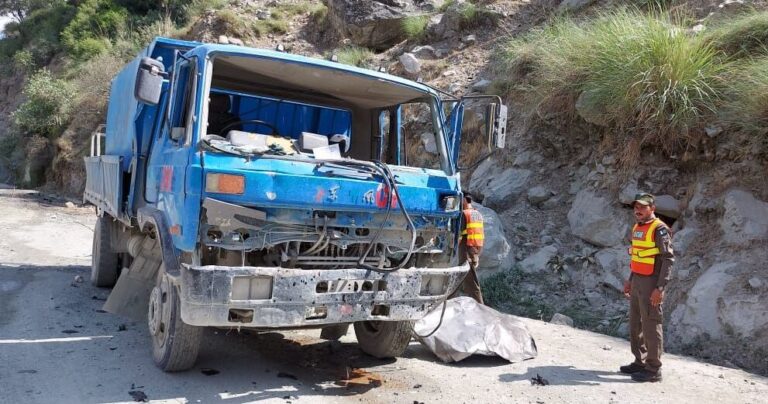 13 Killed, including 9 Chinese, after the bus fell into a ravine in Pakistan