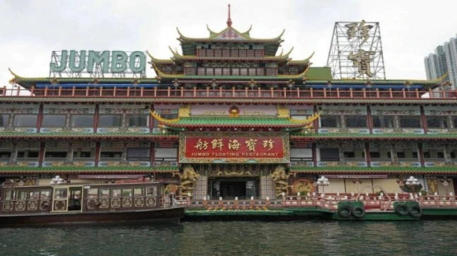 Hong Kong's iconic floating restaurant sinks more than 1000 metres into the sea