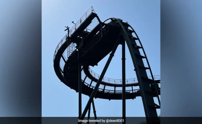 UK Heatwave Forces Amusement Park Guests To Walk Down The Rollercoaster