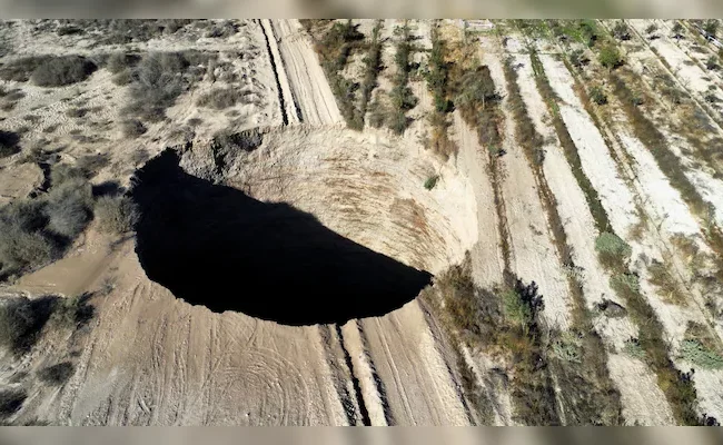 Mysterious Sinkhole Leaves Chilean Officials Puzzled