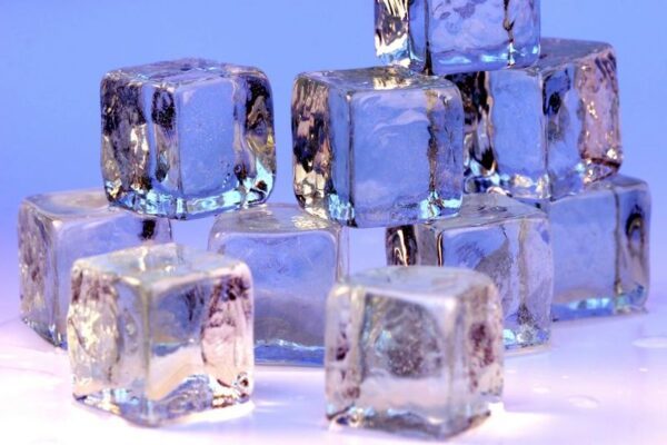 Stay Beautiful and Young with These Ice Cube Beauty Tricks